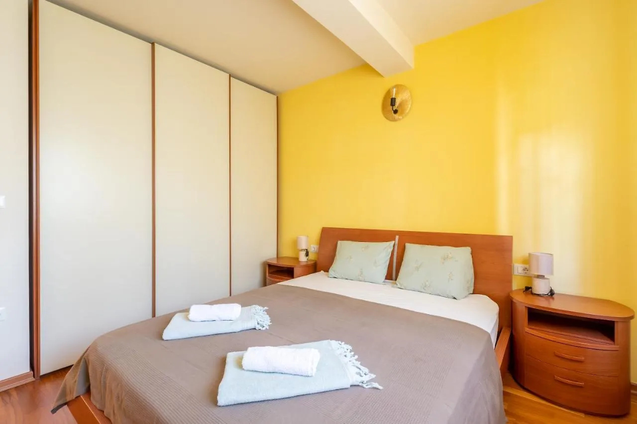 Orange Apartment With Pool & Garden Tar-Vabriga 0*,